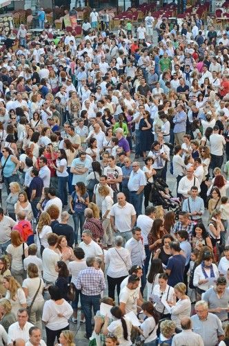 Protest für das Drei-Sprachen-Modell