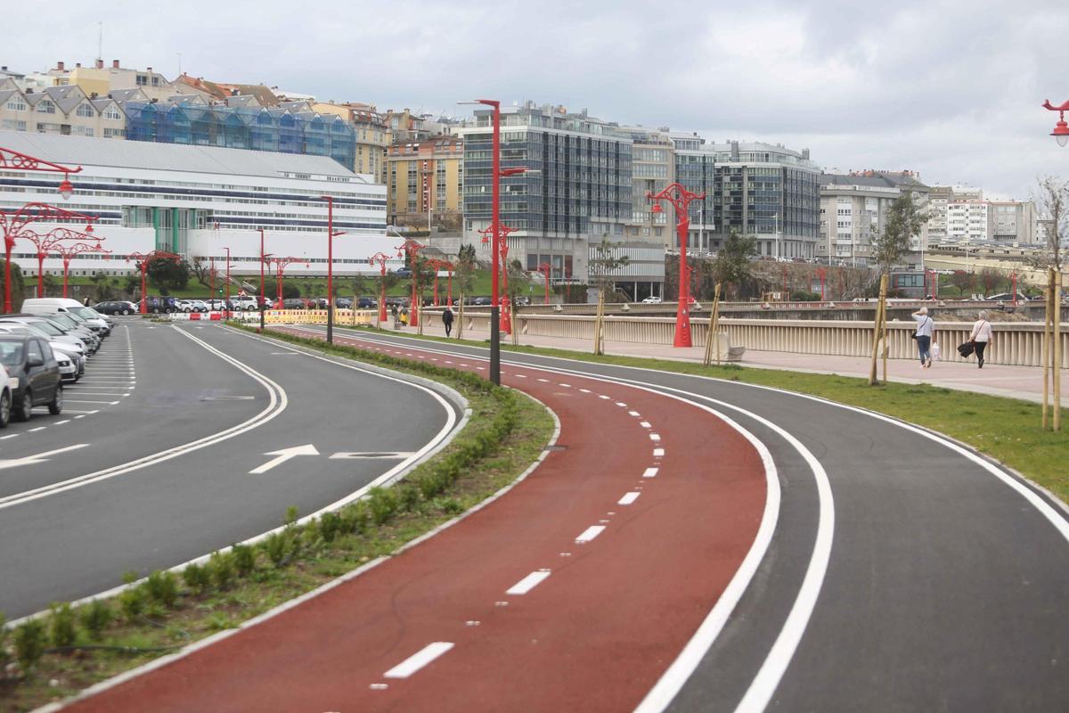 Últimos retoques en la obra del paseo marítimo de A Coruña