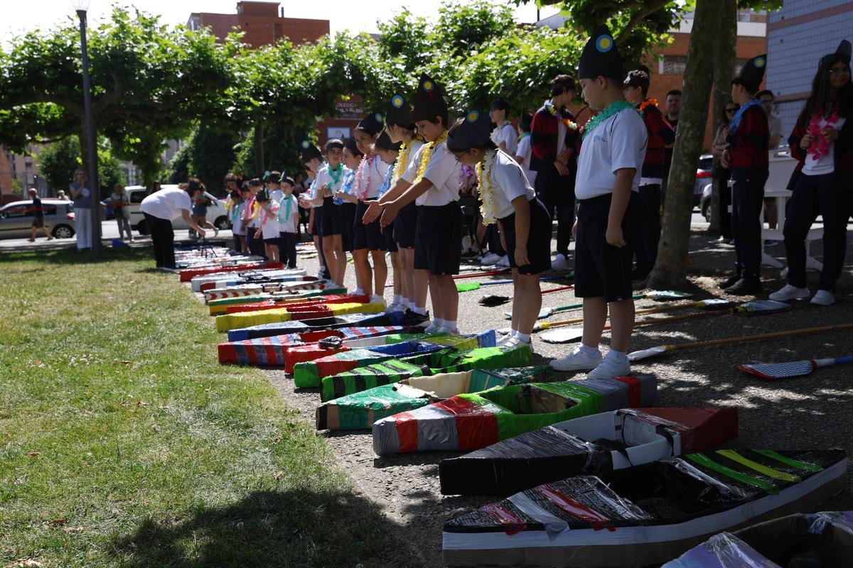El colegio Juan Pablo II-San Miguel recrea el Descenso del Sella (en imágenes)