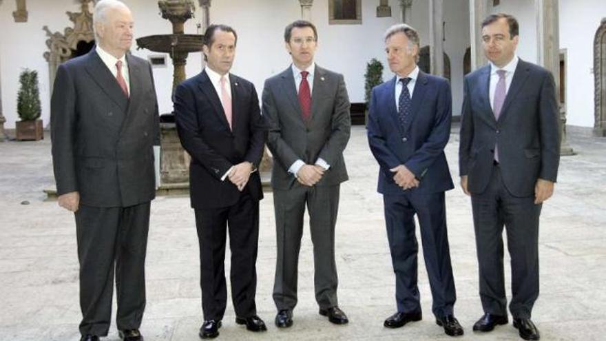 Javier Etcheverría, Juan Carlos Escoset, Núñez Feijóo, Domingo Etcheverría y Francisco Botas.  // X. Álvarez