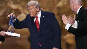 La FIFA s’entrega a Trump donant-li el Premi a la Pau