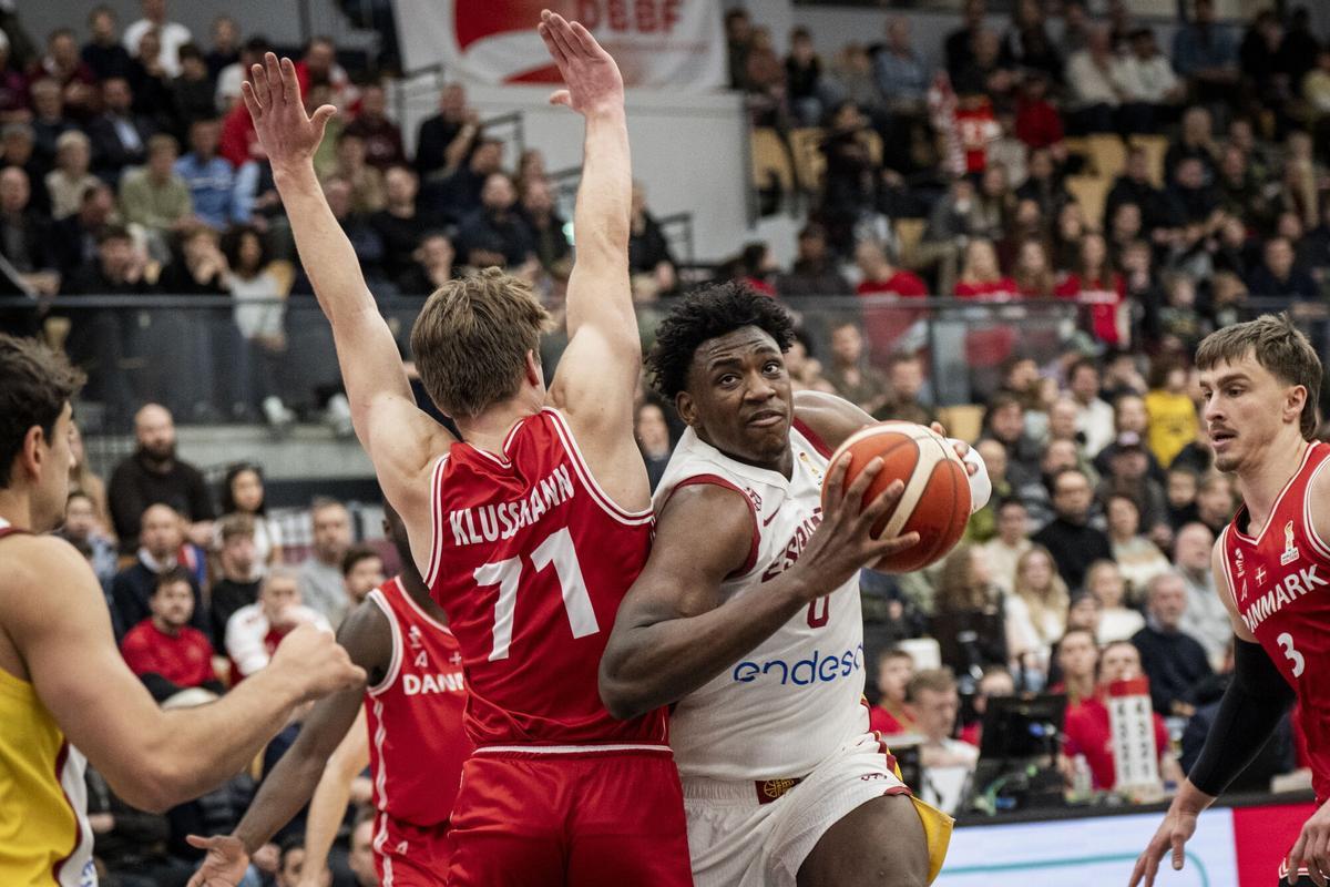 Great Osobor, durante el partido de España ante Dinamarca