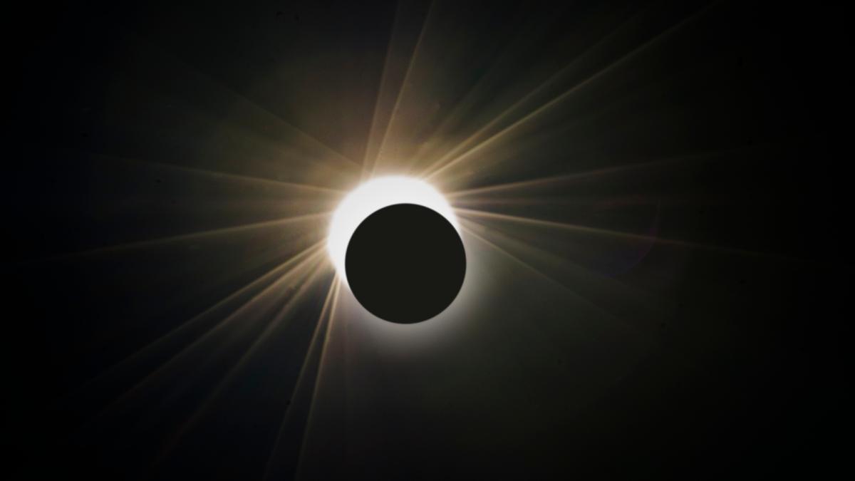 Eclipse solar del 12 de agosto en Canarias: la Aemet advierte de "niveles muy altos o extremos de incendios forestales en amplias zonas de país"