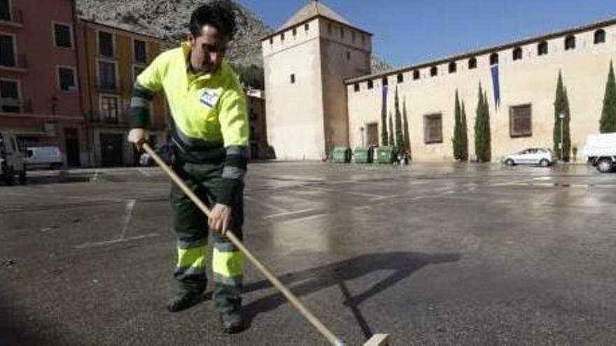 Limpieza a fondo tras el cierre de la Fira