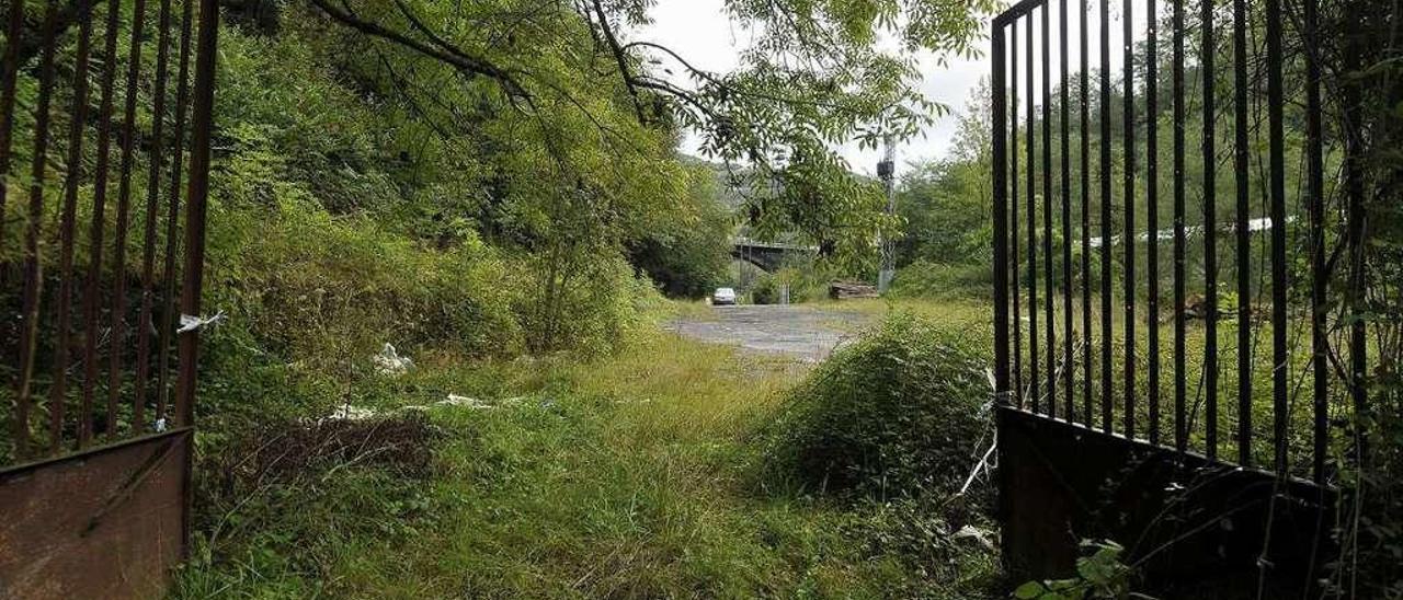 La parcela en la que se construirá el punto limpio de San Martín del Rey Aurelio.