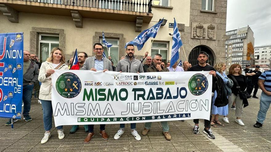 Policías y guardias civiles reclaman jubilarse antes