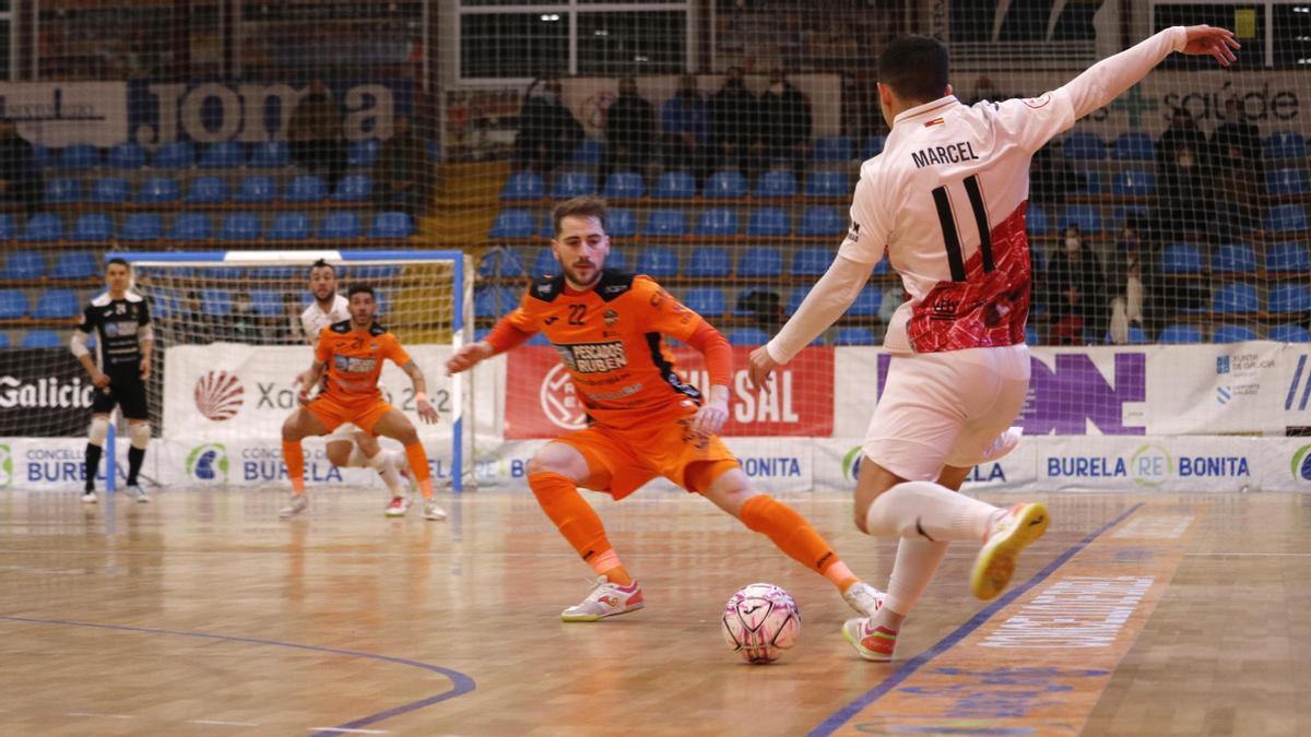 Marcel, de ElPozo Murcia, durante el partido ante el Burela