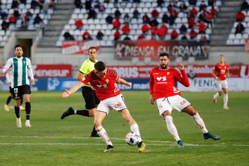 Un Real Murcia peleón no puede con el Córdoba (0-1)