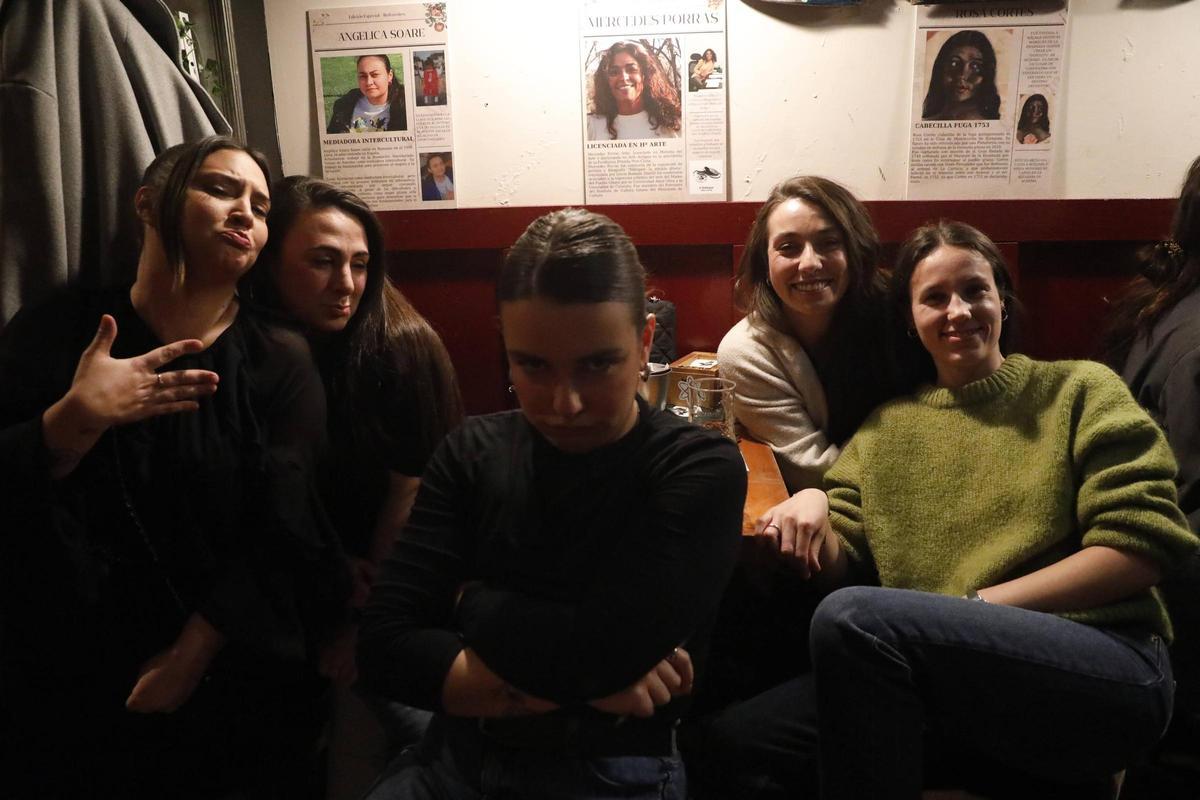 EN IMÁGENES: Las Comadres de Avilés sacan la fiesta a la calle