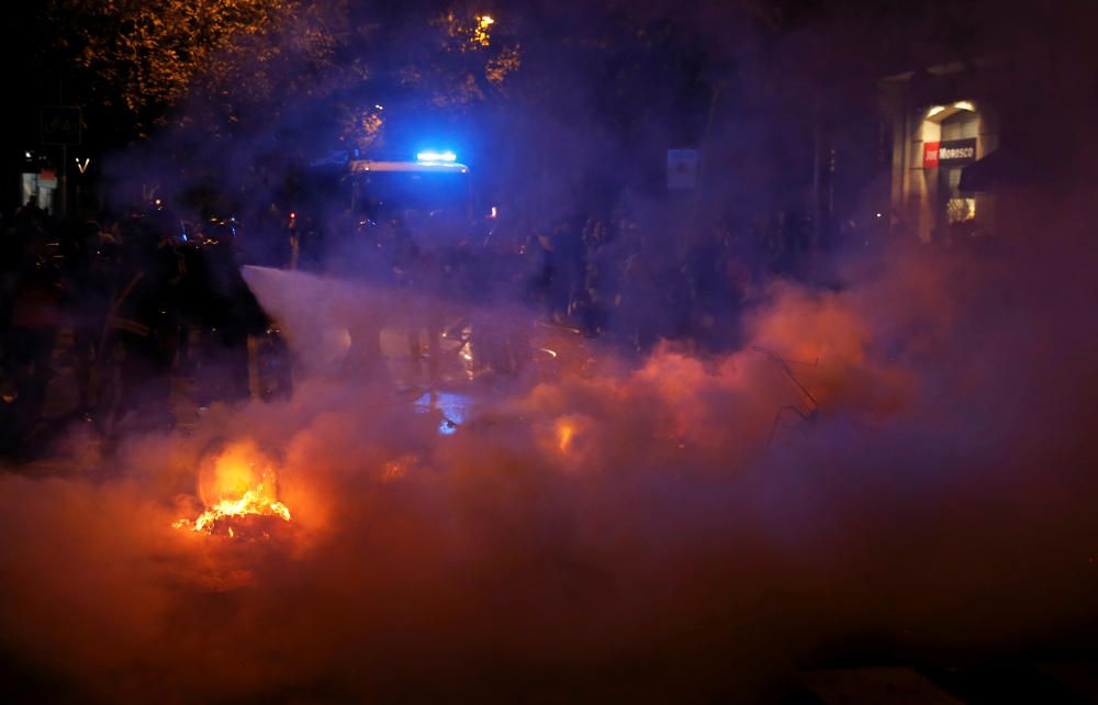 Nueva noche de disturbios en Barcelo