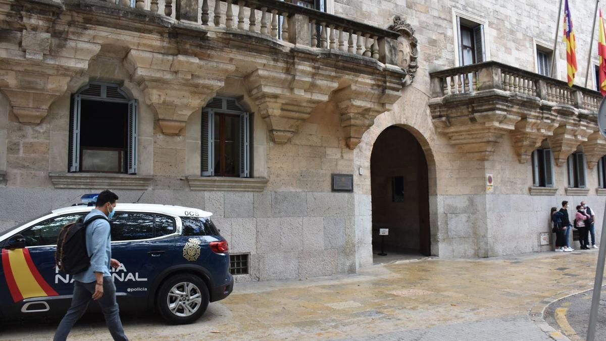 Fachada de la Audiencia Provincial en Palma.