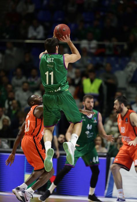 Derrota del Unicaja en el Carpena ante el Valencia Basket que le complica el liderato del grupo en el Top 16 de la Eurocup