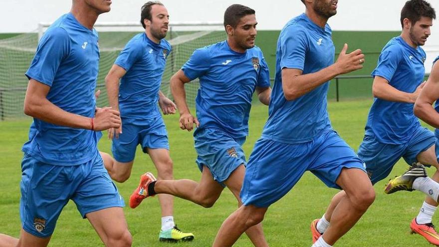 Ramón,Jacobo,Borjas,Verdú y Jandrín durante un ejercicio de carrera continua. // Rafa Vázquez