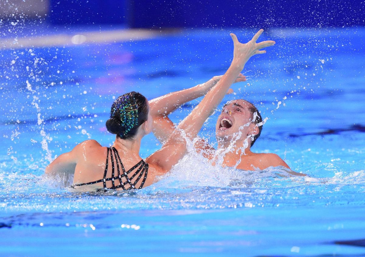 25/07/2025 SINGAPORE, July 25, 2025 -- Dennis Gonzalez Boneu/Iris Tio Casas of Spain compete during the mixed duet free final of artistic swimming at the World Aquatics Championships in Singapore, July 25, 2025. DEPORTES Europa Press/Contacto/Luo Yuan