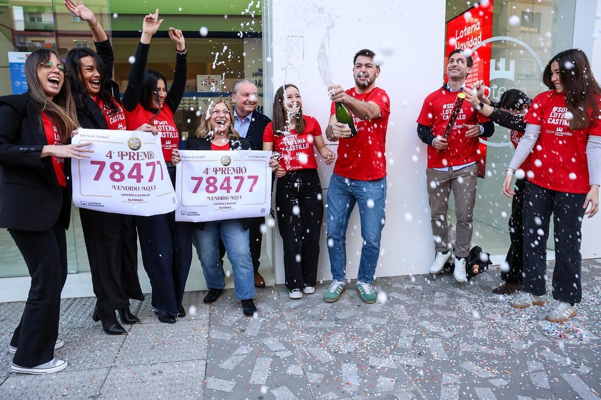 Así han celebrado el tercero, un cuarto y dos quintos caen en Loterías Castillo en Alaquàs