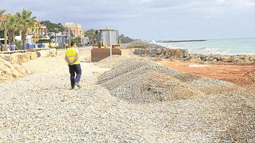 Costas rellena con grava y arena el litoral frente a posibles temporales