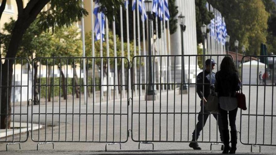 Obama visita en tiempo de descuento una Atenas blindada