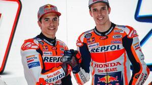 Marc y Àlex Márquez se han presentado, hoy, en Indonesia, con el equipo Repsol Honda, poseedor de la Triple Corona en MotoGP.