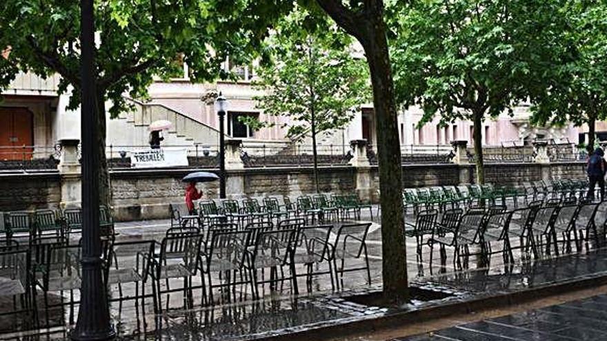 Les cadires de la Rosita ja ocupen el seu tram al passeig de Pere III