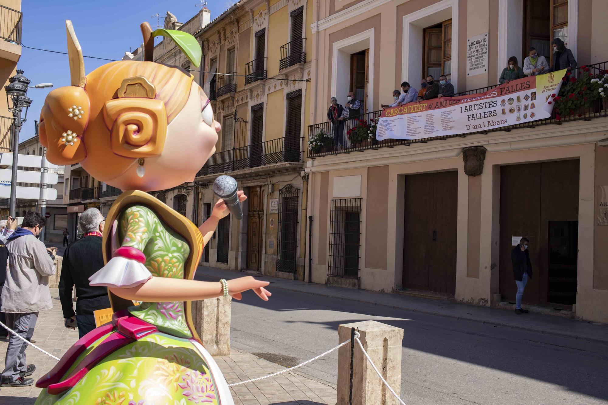 Carcaixent planta cinco monumentos simbólicos