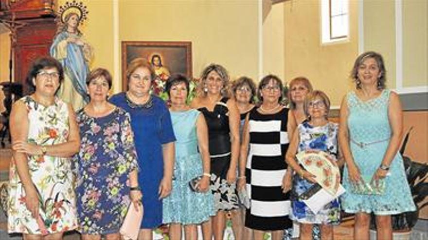 Vall d’Alba muestra su fervor a la patrona con la ofrenda floral