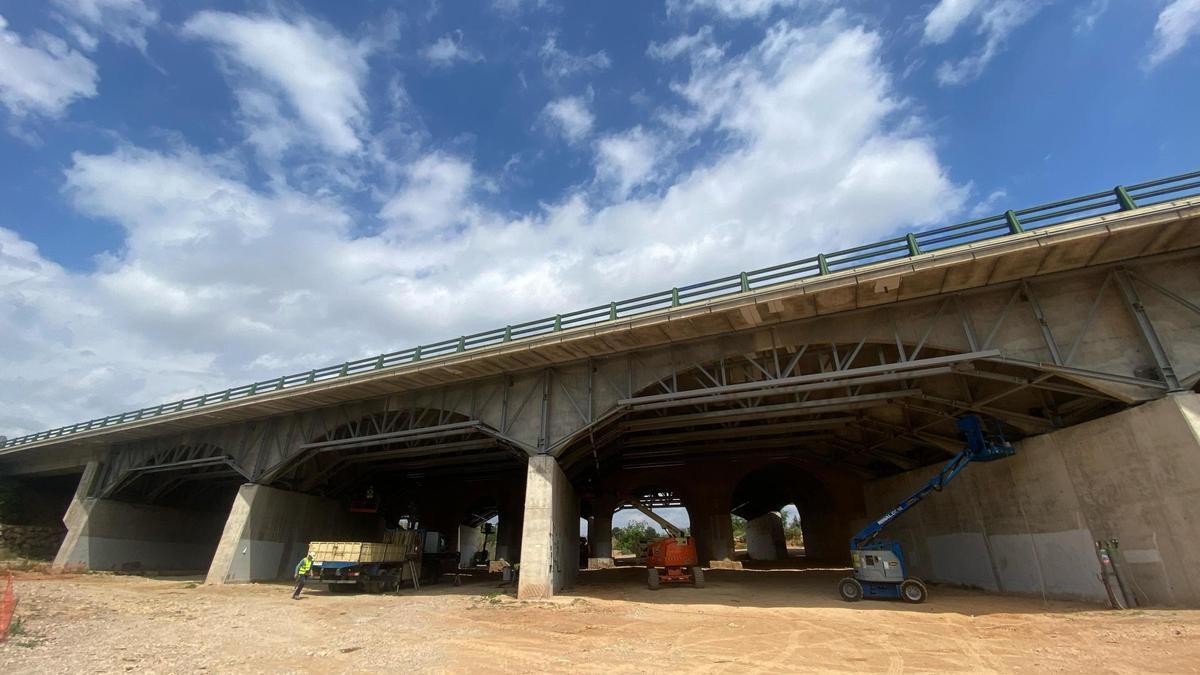 Obras de refuerzo de los puentes de la CV-35.