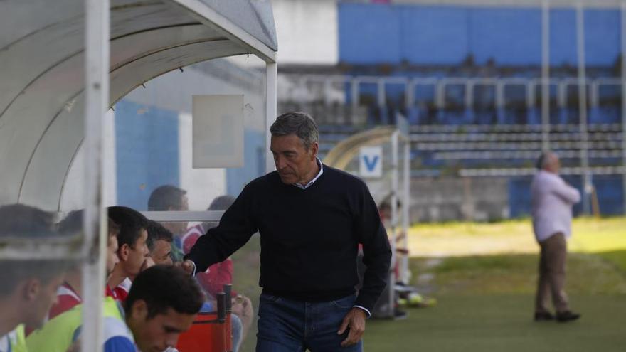 Paco Parreño en el banquillo del Suárez Puerta