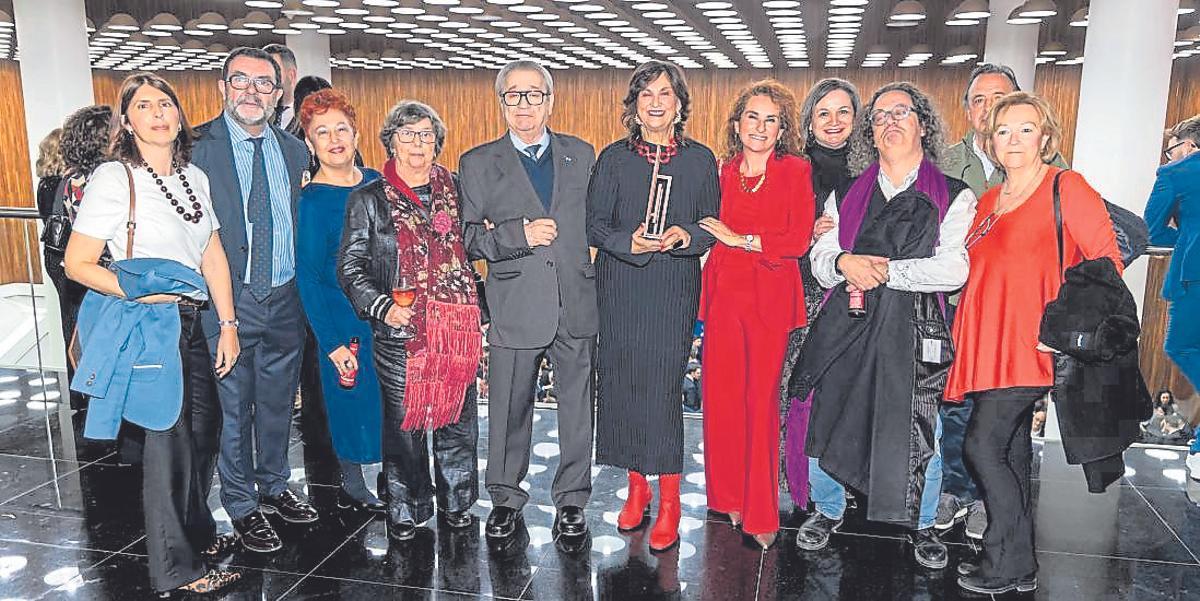 Los profesores y catedráticos de la UA Mónica Ruiz, Enrique Fernández, María Ángeles Moraga, Concha Collado, José Carlos Rovira, Carmen Alemany, Eva Valero Juan, Maribel Valdivieso Martínez, José Rovira Collado, Abel Villaverde Pérez y Paqui Segrelles.