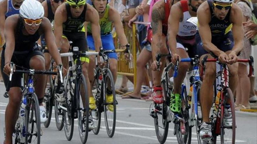 Burriana quiere decidir el quinto Circuito Triatlón Diputación