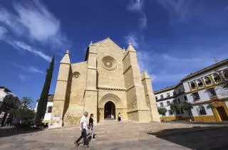 Cerca del 65% de los andaluces se define como católico