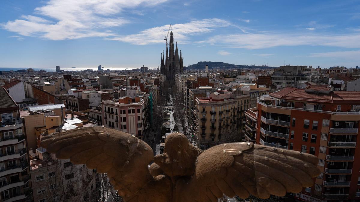 La Sagrada Família culmina la Torre de Jesús