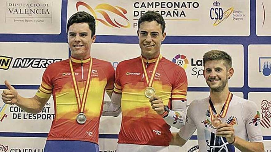 Torres y CaÃ±ellas, oro y bronce en scratch elite.