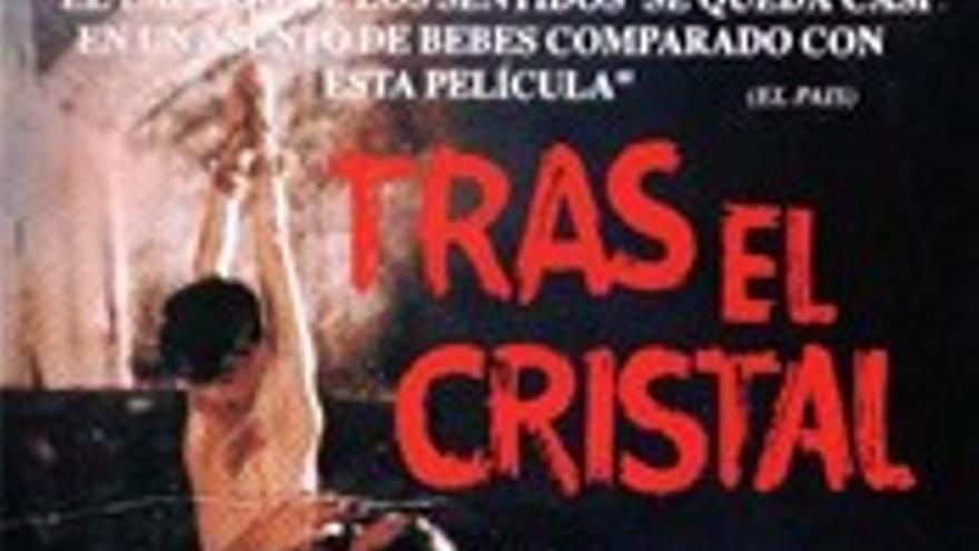 Tras el cristal