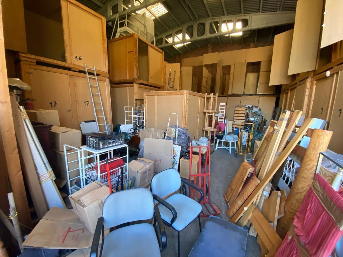 Imatge d'un traster ple de records