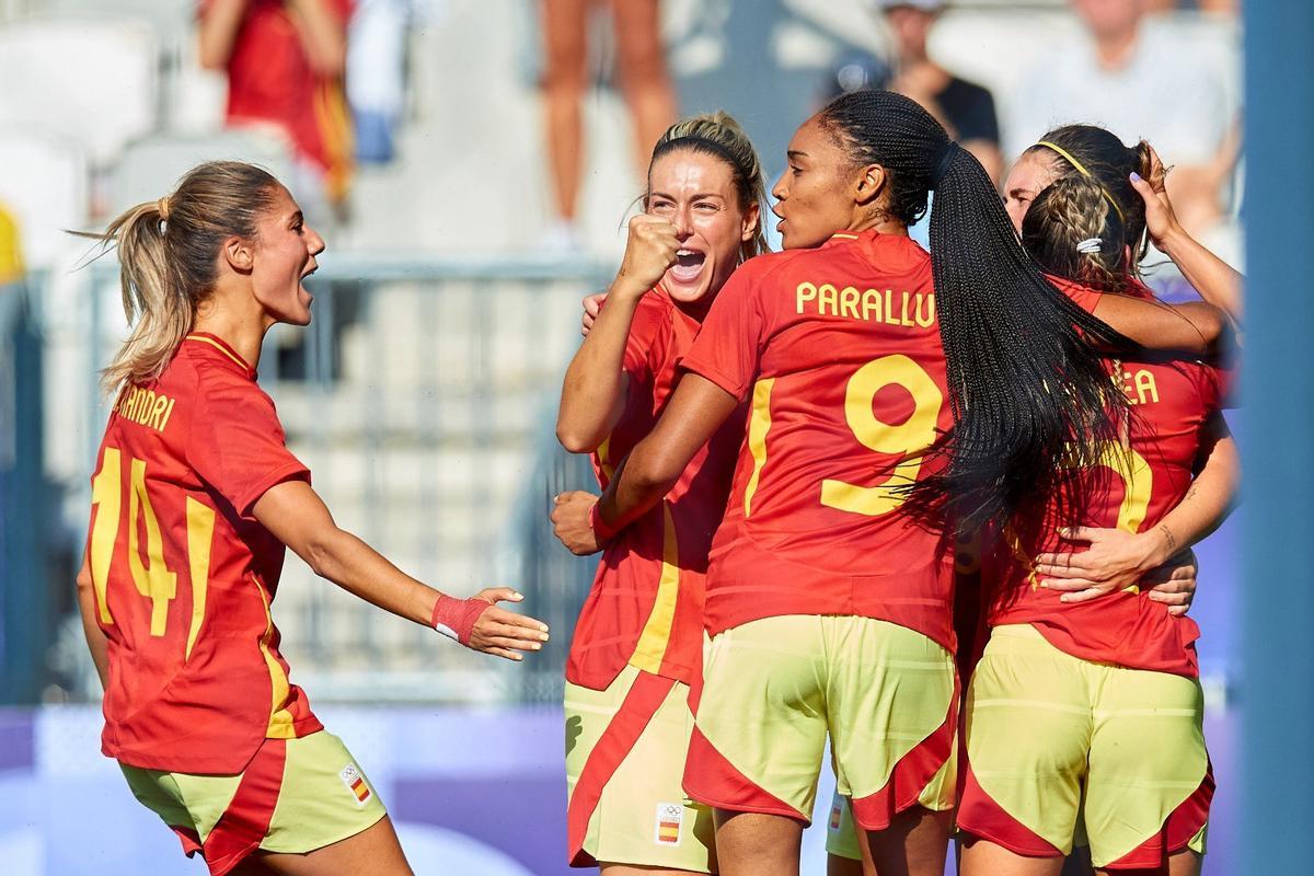 Las jugadoras de España celebrando el gol ante Brasil.