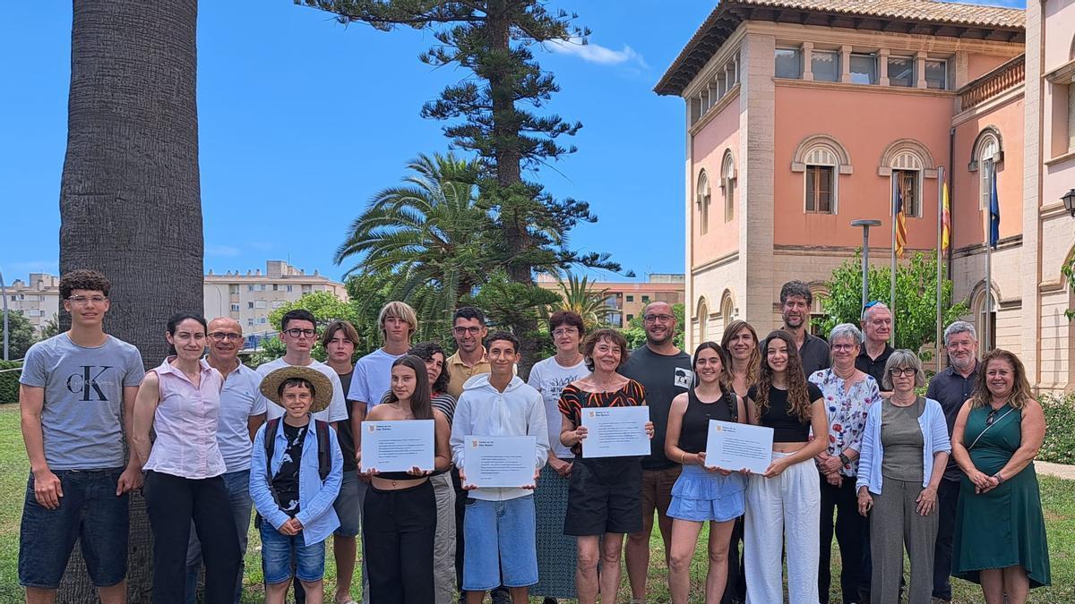Entrega este miércoles a los centros de Mallorca y Menorca en Palma.