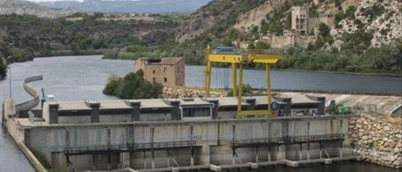 El azud de Xerta, que alberga una pequeña central hidroeléctrica.