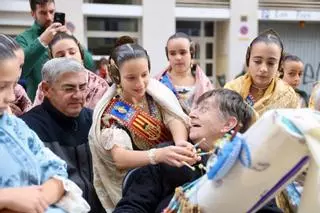 La falla El Quarantahuit mantiene viva la tradición de las bolilleras