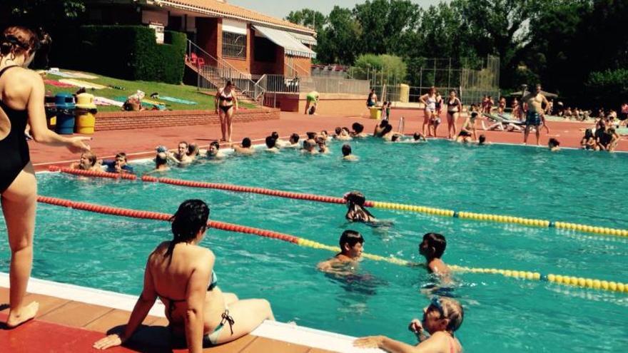 Jornada solidària a la piscina municipal de Santpedor