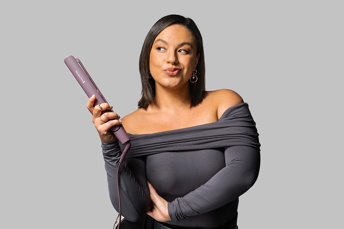 Plancha Remington Airvive S8930. Placas de cerámica ultrasuave con tecnología Ionic Air para un alisado más brillante y controlado.