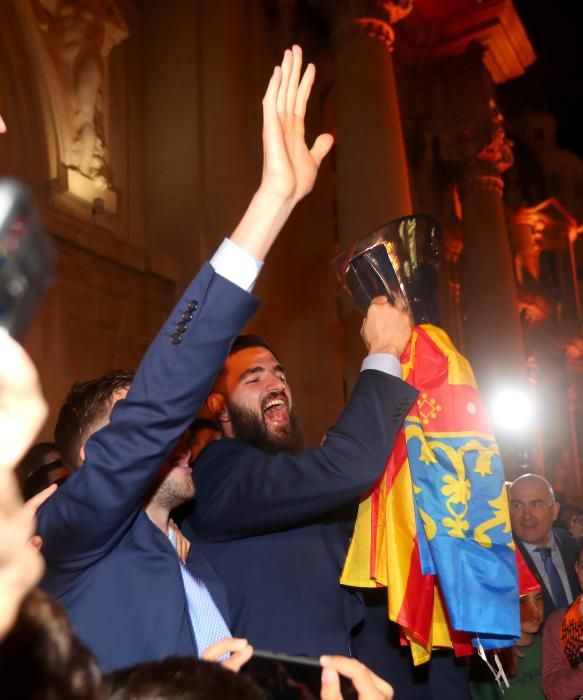 Celebración del triunfo en la Eurocup del Valencia Basket en València