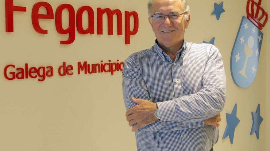 Alfredo García, presidente de la Fegamp, en la sede del órgano de poder local gallego.