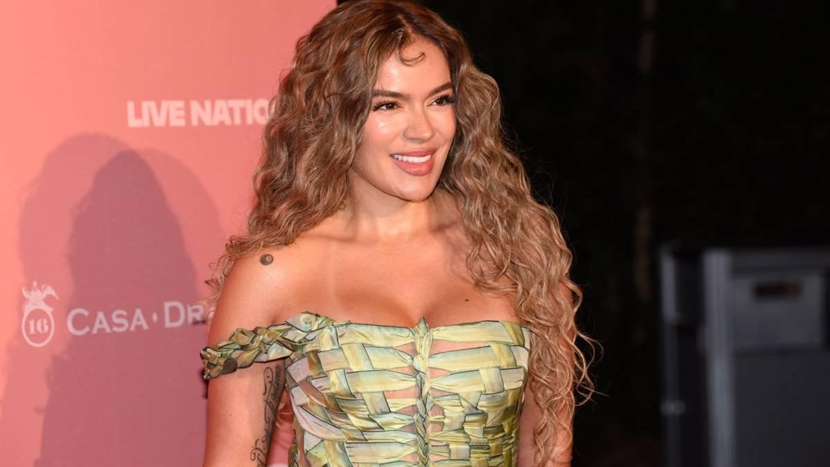 Karol G cambia de look y los fans ven una clara evolución a Shakira