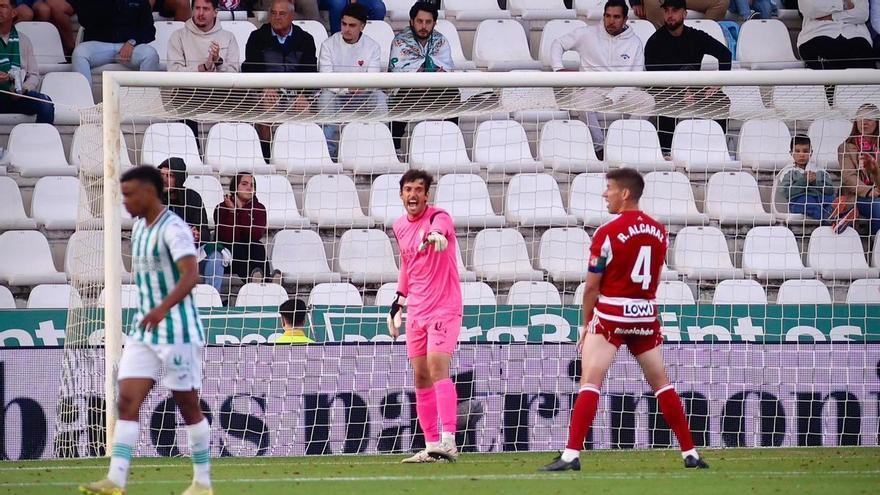 Iker Álvarez, tras el encuentro ante el Granada: “Si conseguimos 69 puntos nos vamos a meter en play off