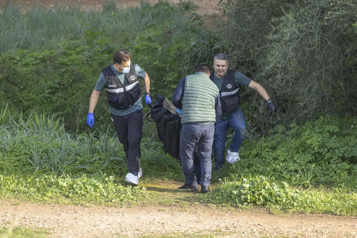 FOTOS | Hallan el cadáver de un hombre con signos de violencia en el torrent de Coa Negra