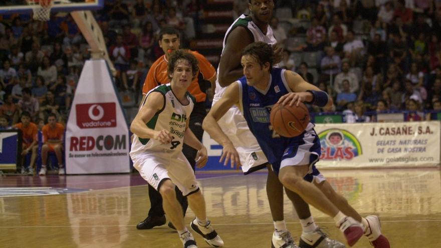 Huertas persigue a Gianella en su primer partido en España