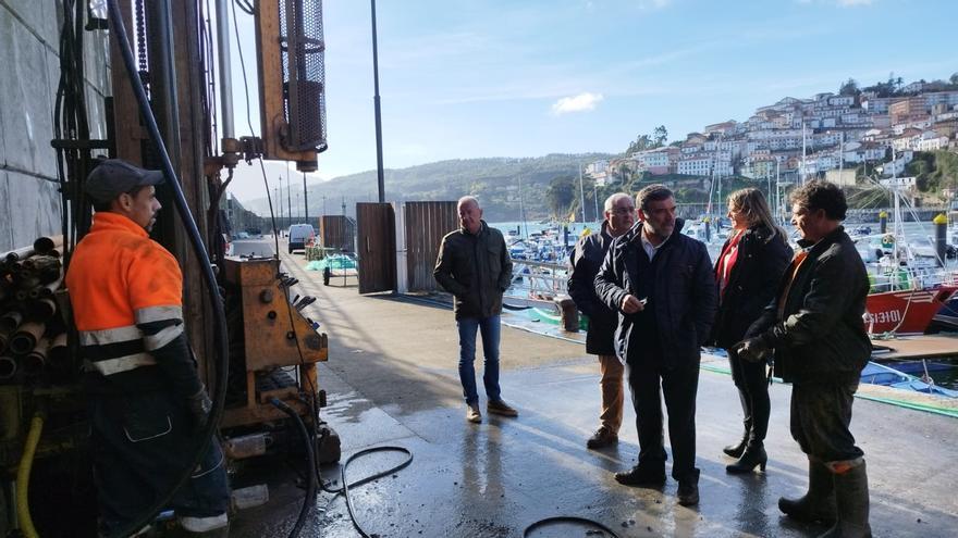 Incertidumbre y malestar en el puerto de Lastres ante la falta de información sobre las obras de refuerzo del dique