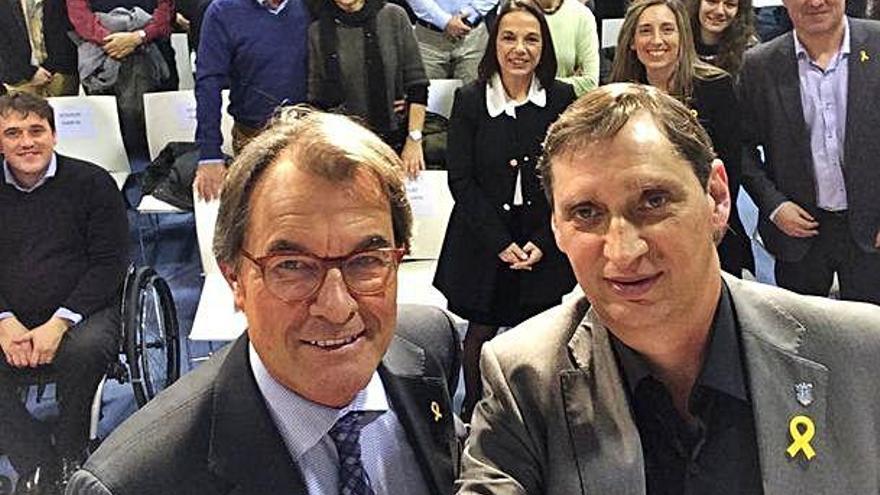 &#039;Selfie&#039; d&#039;Artur Mas i Vicenç Llorens a l&#039;acte de presentació