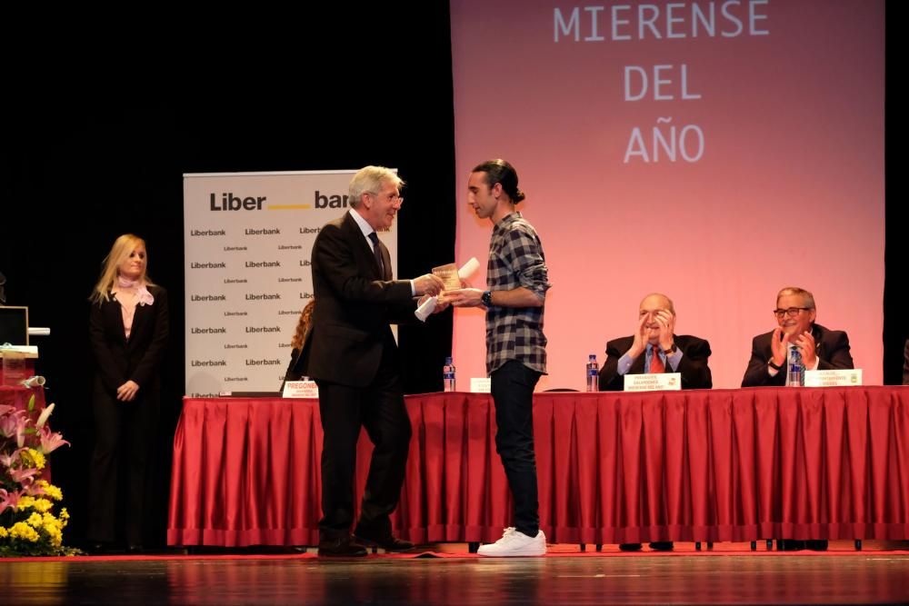 Entrega de los Mierense del Año