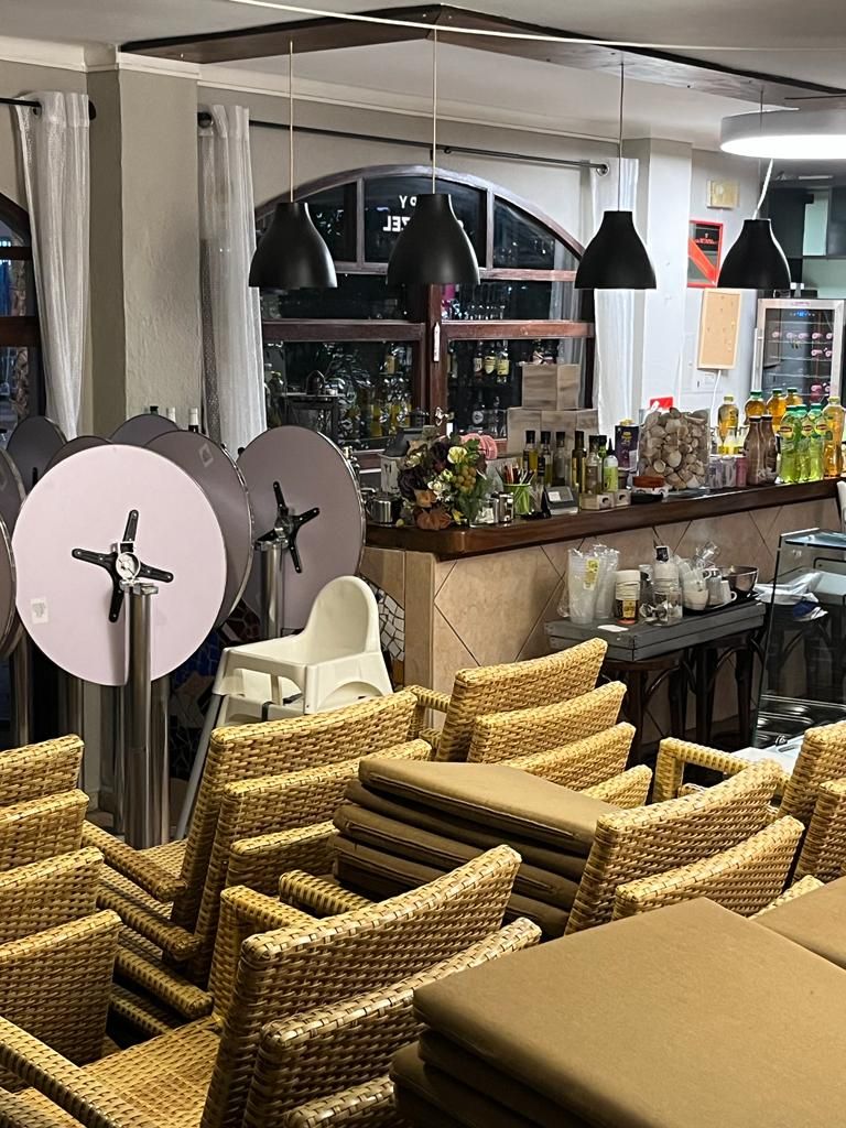 So sieht es im Schitzelrestaurant von Jenny "Delüx" auf Mallorca aus